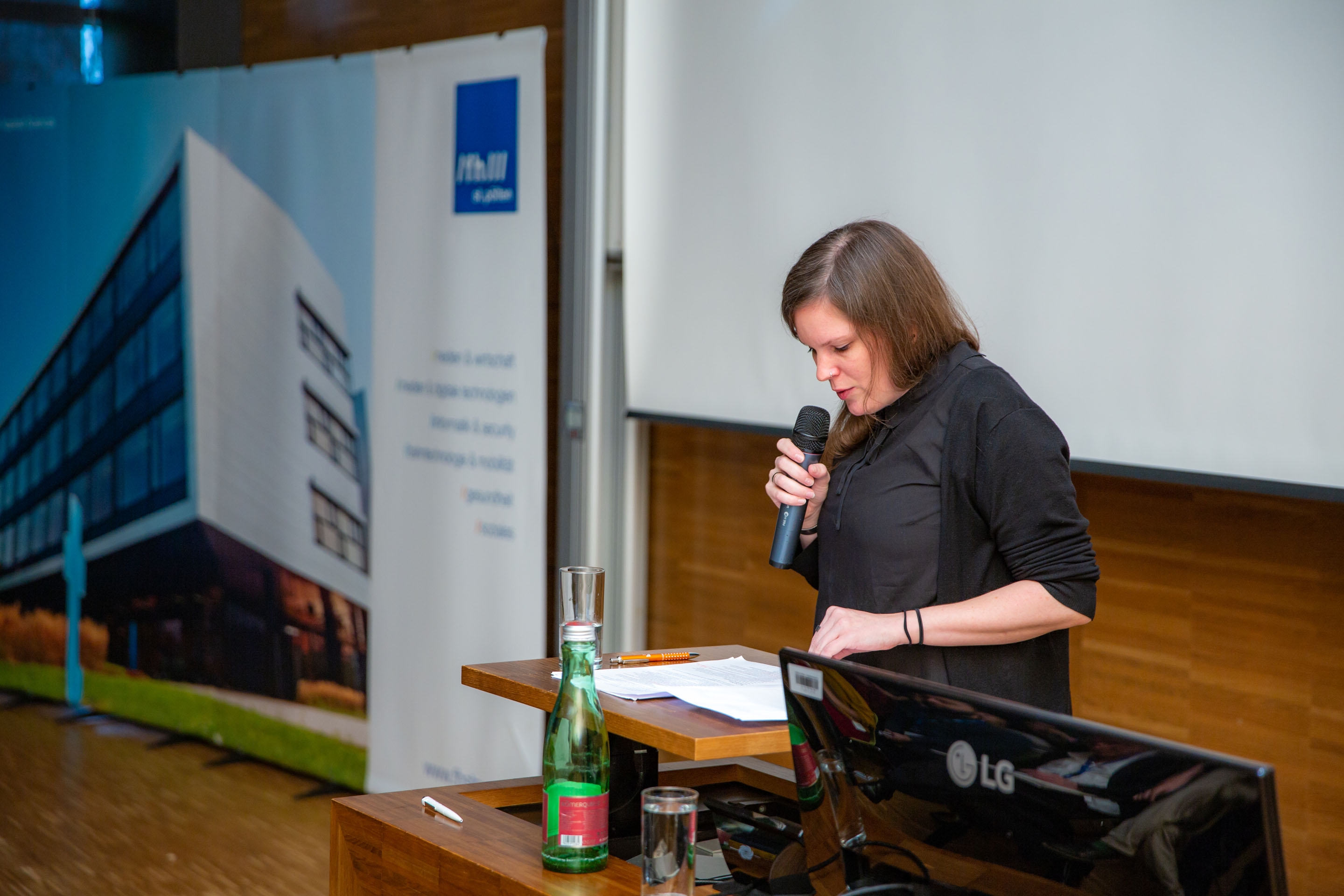 010 IWA Panel 1 © Carola Berger